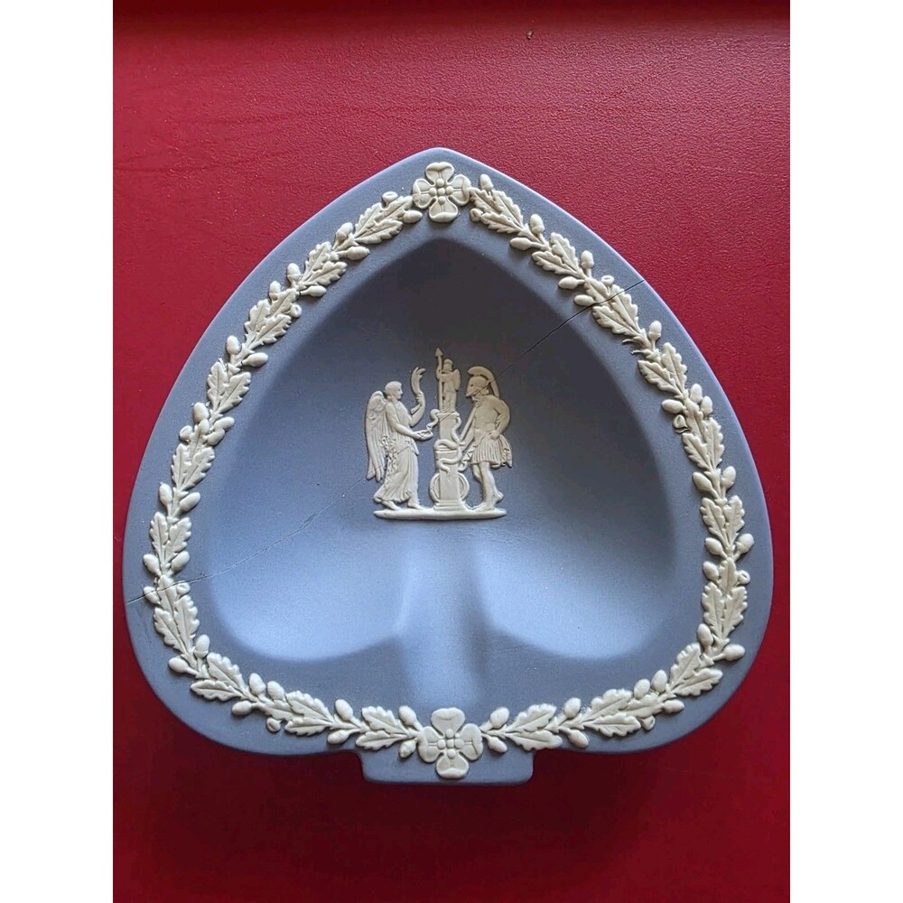 Wedgewood Blue Jasperware Dancing Hour Heart-shaped Trinket Dish 4.5" FLAW READ